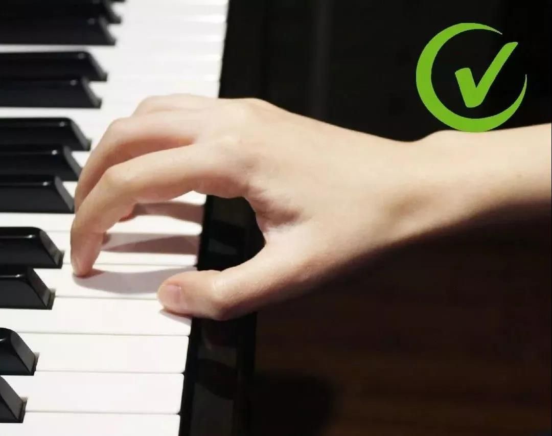 弹钢琴的手型弹钢琴的正确手型详细讲解