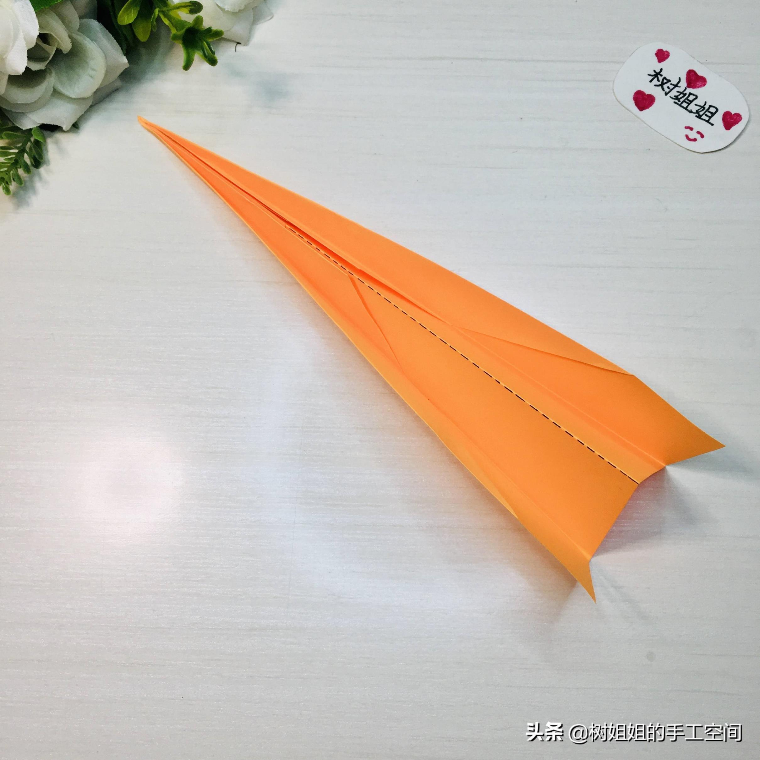 飞机怎么折(玩具折纸:简单经典的纸飞机)