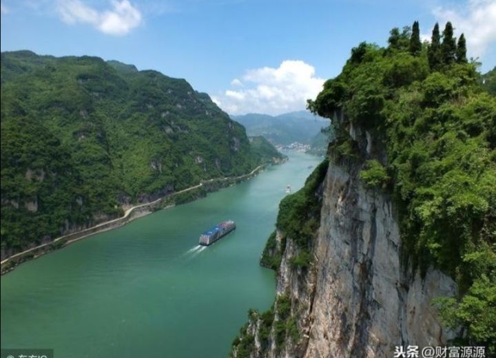 中国最长的湖图片