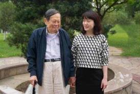 82岁杨振宁娶28岁翁帆，遗产分配却没有她的份，这段忘年恋值得吗