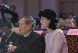82岁杨振宁娶28岁翁帆，遗产分配却没有她的份，这段忘年恋值得吗